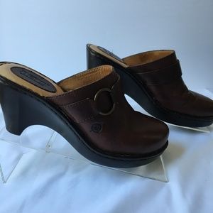 Born brown leather clogs, size 9, Comfortable Heel